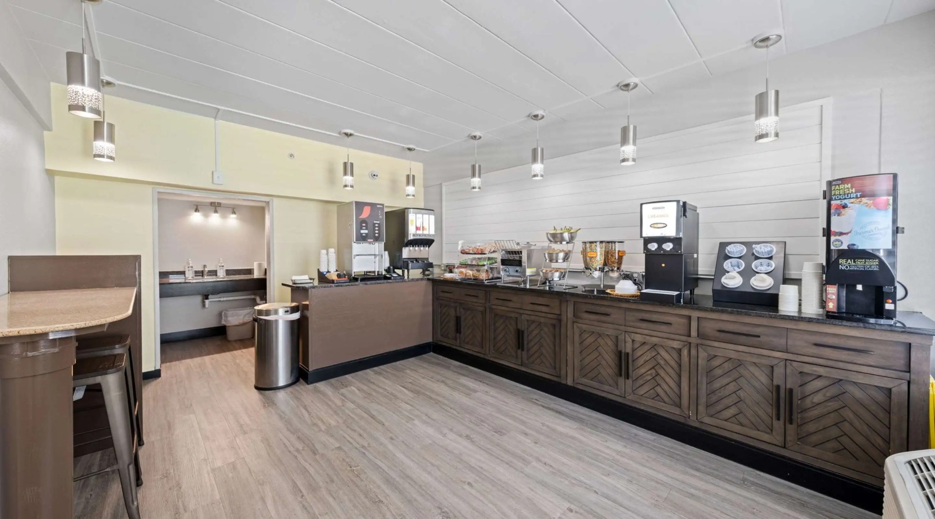 Photo - SureStay Hotel by Best Western Virginia Beach Royal Clipper