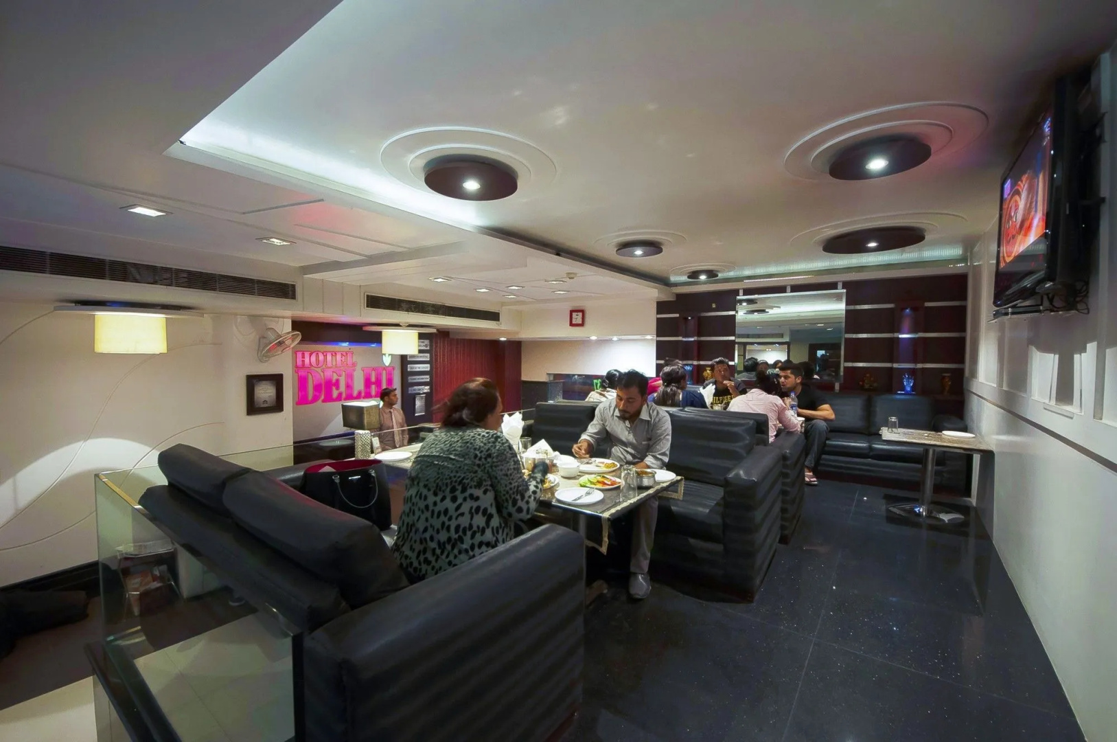 Photo - Hotel Delhi 37