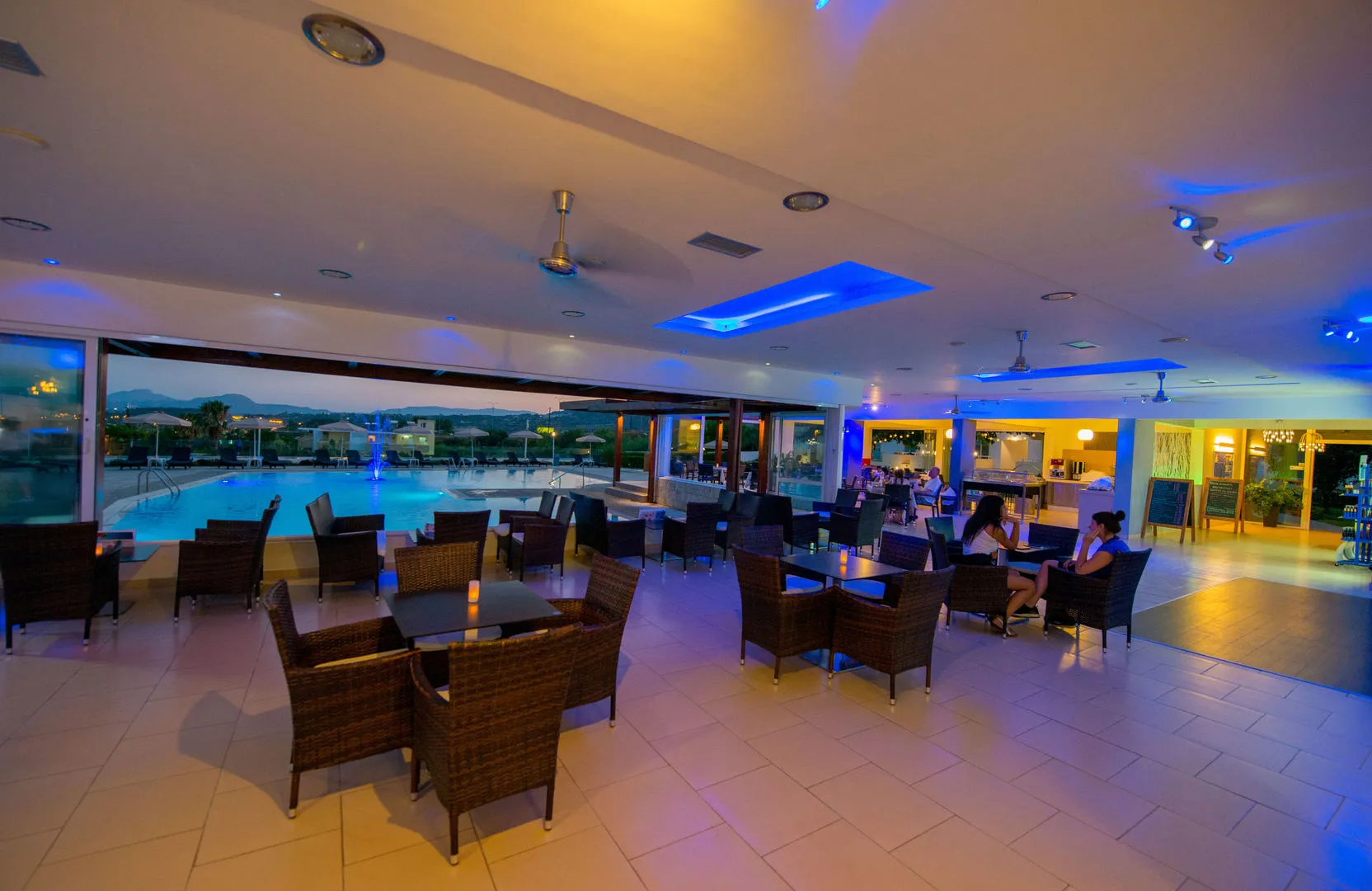 Foto - Zoes Hotel & Suites