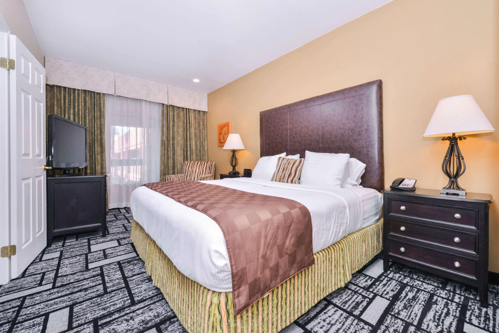 Photo - Best Western Plus Meridian Inn & Suites, Anaheim-Orange