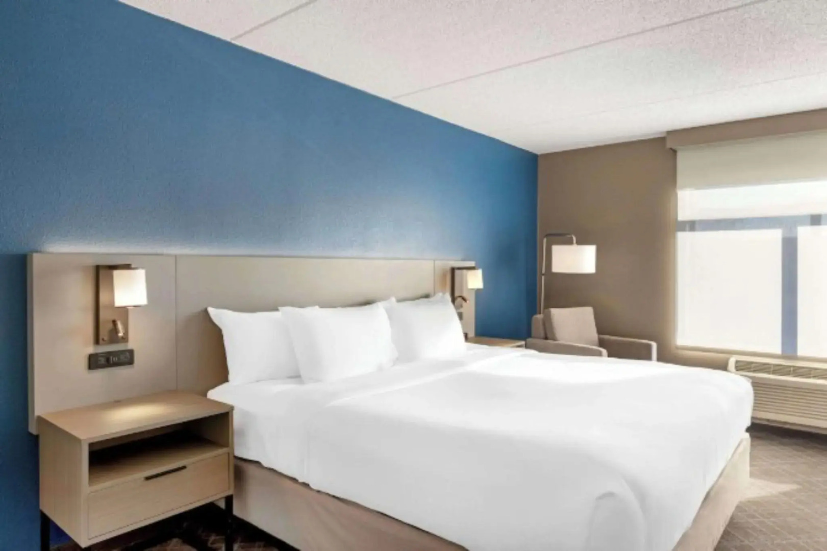 Photo - Comfort Inn & Suites Arlington Heights - Schaumburg