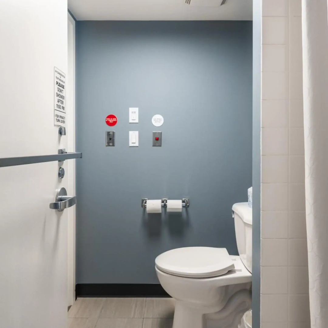 Photo - Hotel Willo (formerly YWCA Hotel Vancouver)