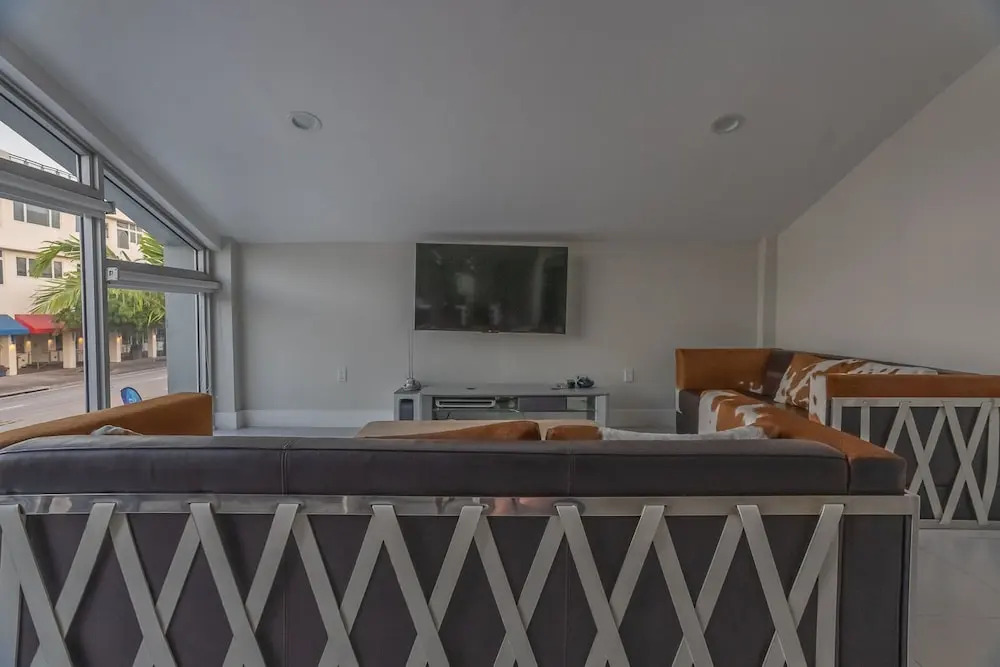 Photo - The Biscayne Hotel