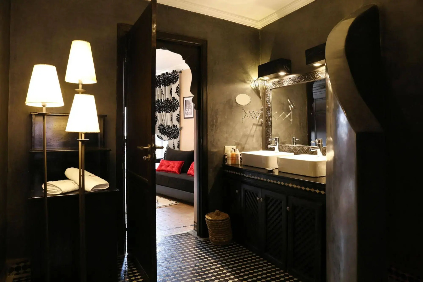 Photo - Riad Basidi piscine chauffée sur le toit de la médina