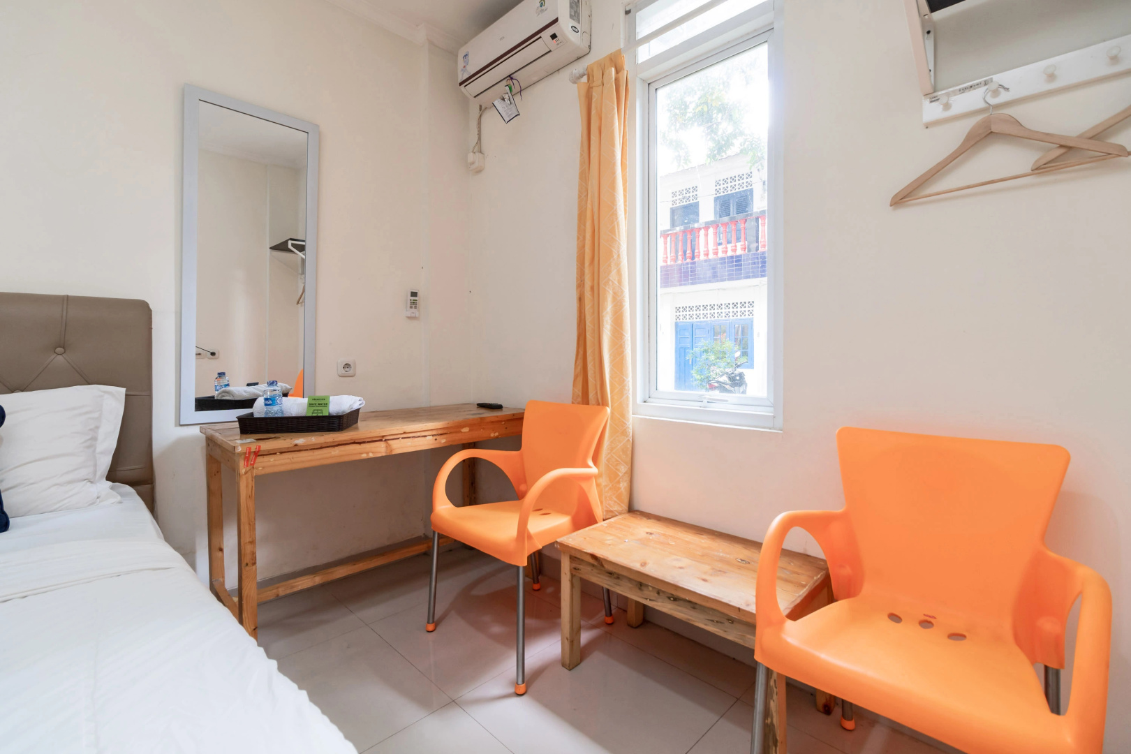 Foto - Urbanview Hotel Minongga Pondok Labu by RedDoorz