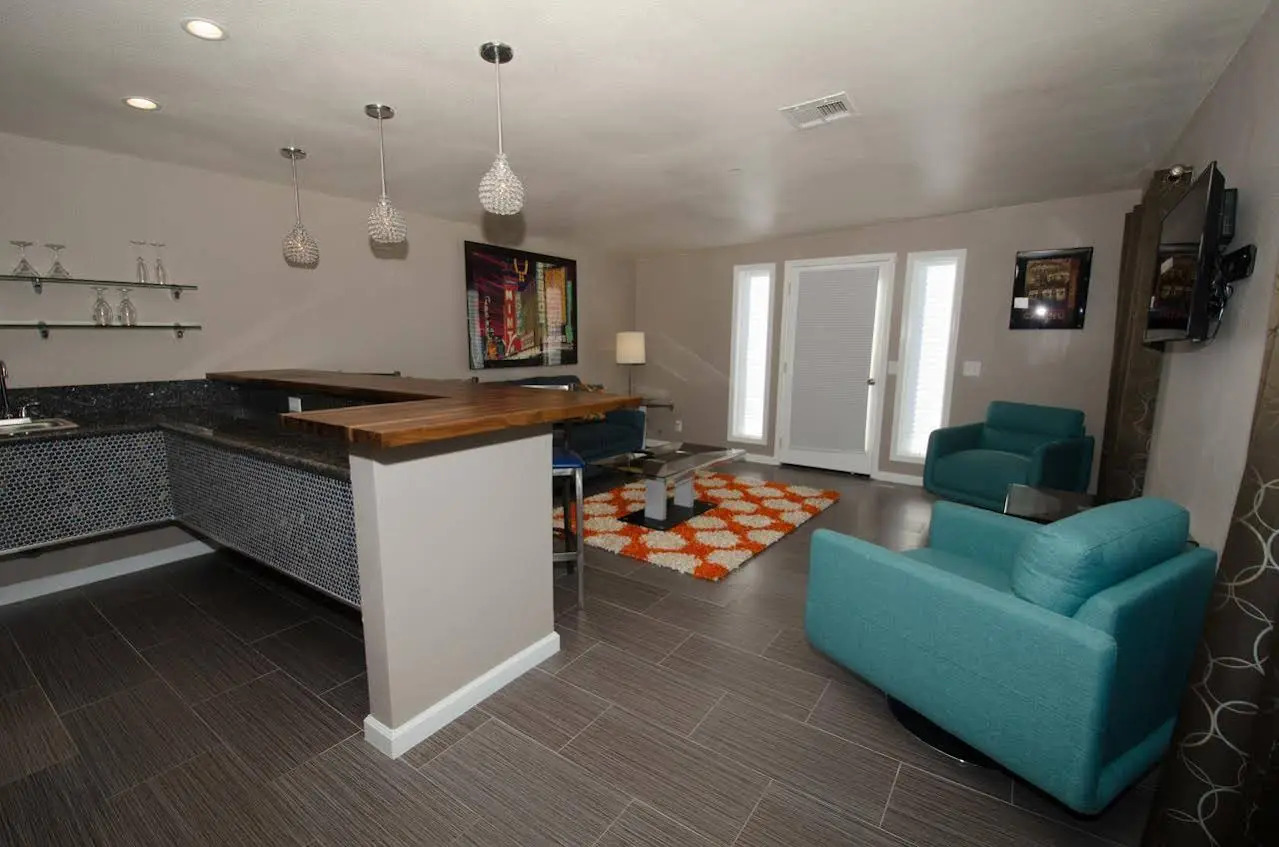 Photo - Thunderbird Boutique Hotel