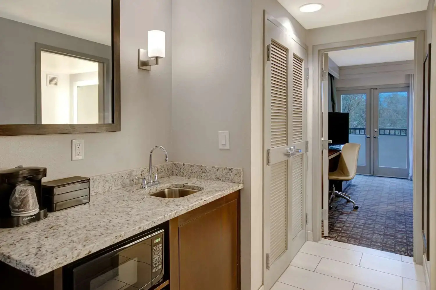 Photo - Embassy Suites by Hilton Jacksonville Baymeadows