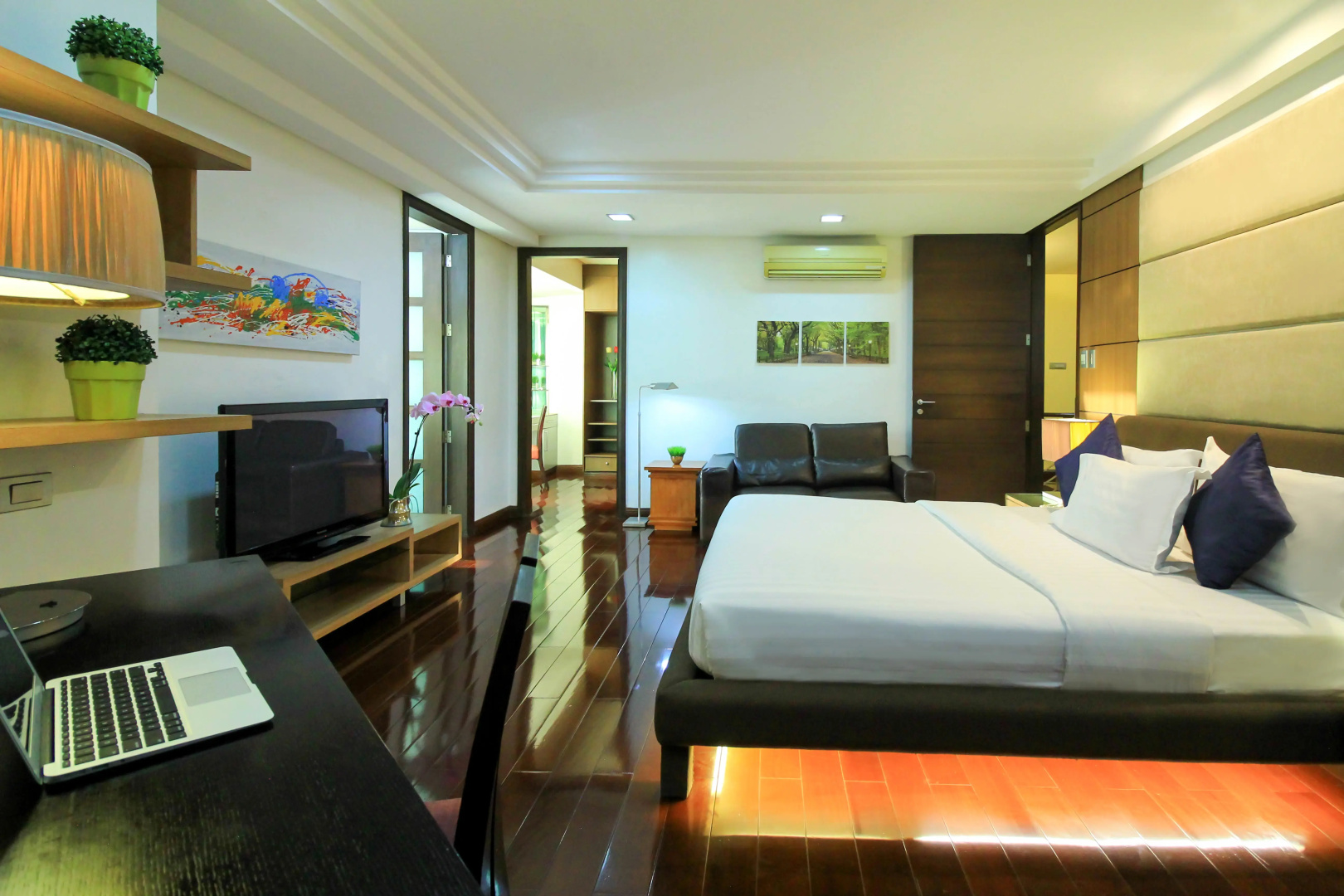 Photo - Greenhills Elan Hotel