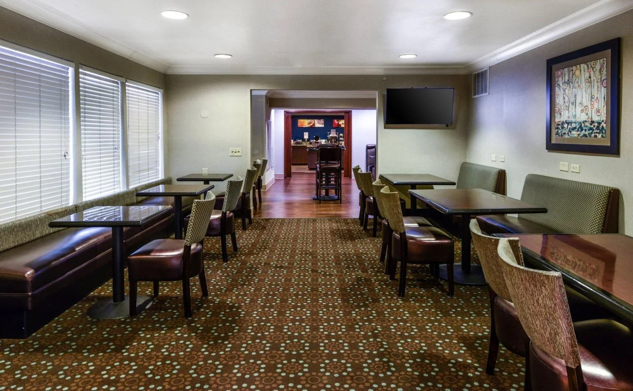 Photo - SureStay Hotel by Best Western Ontario Airport