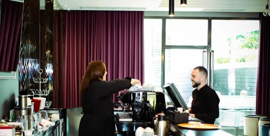 Foto - Senator Hotel