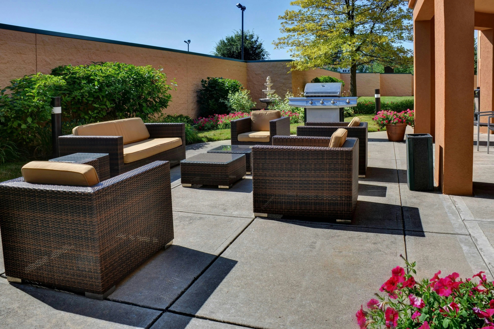Photo - Courtyard by Marriott Indianapolis South