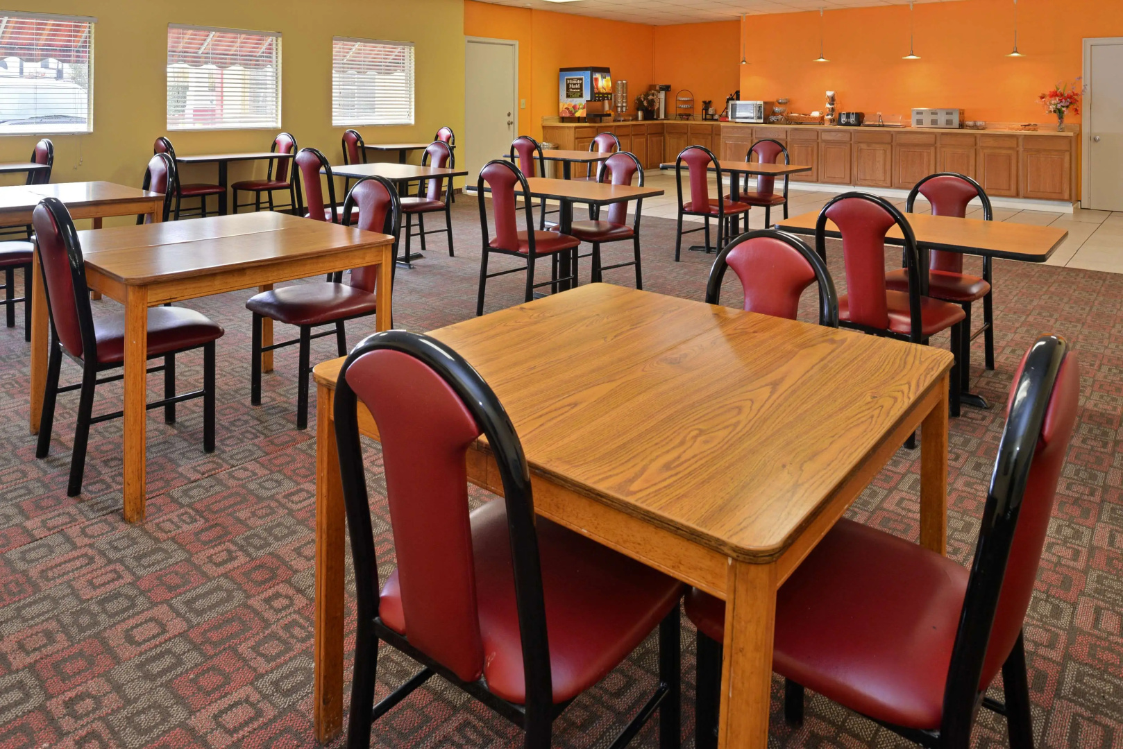 Photo - Americas Best Value Inn Tulsa at I-44