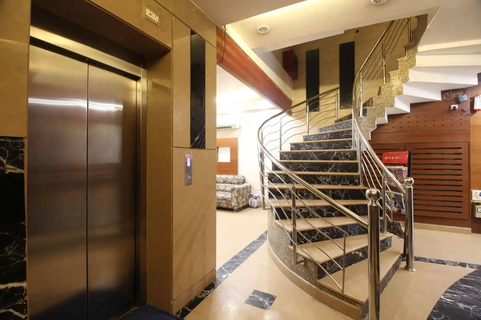 Photo - Hotel Vanson Villa, City Centre - With Free Airport & Train Station Pickup