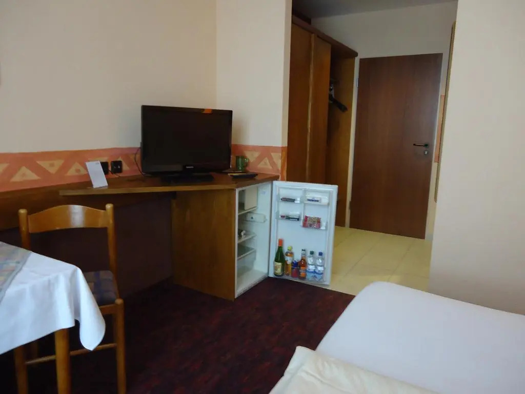 Photo - enjoyHotel garni Korntal Stuttgart b&b Parkplatz Sprinter Penny eTank
