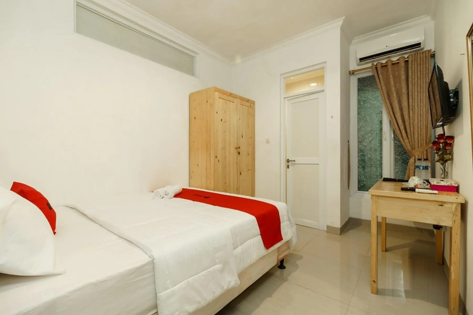 Foto - RedDoorz Syariah Plus near Pancoran 2