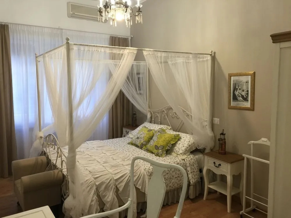 Foto - la piazzetta delle regine