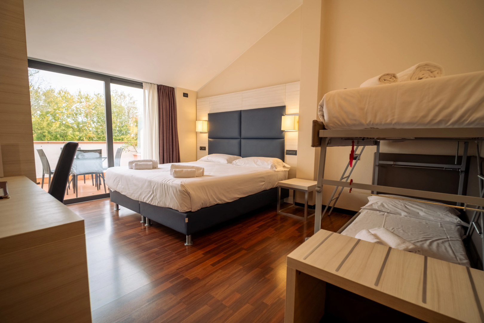 Photo - Yachting Hotel Mistral