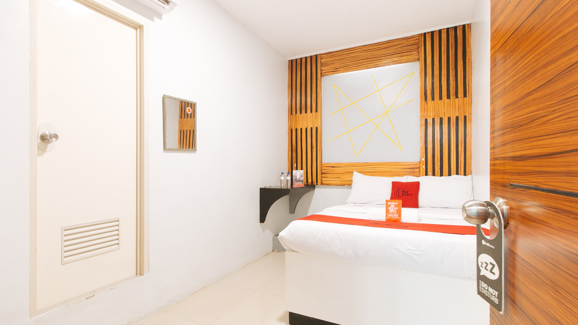 Photo - RedDoorz near Quiapo Church Manila