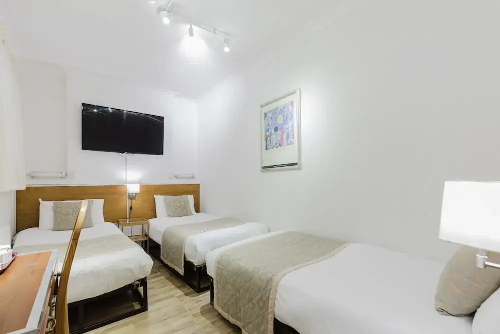 Photo - Falcon Hotel