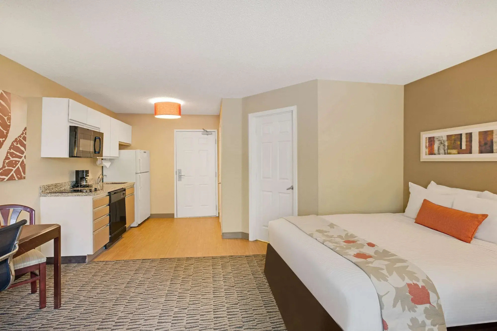 Photo - MainStay Suites Orlando Altamonte Springs