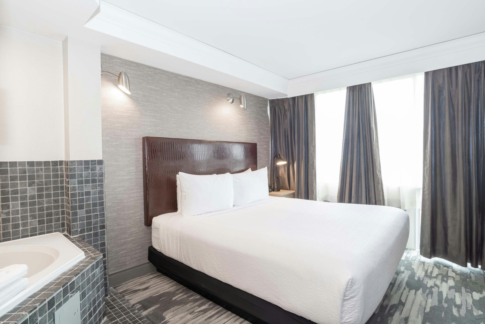 Photo - Sandman Signature Toronto Airport Hotel