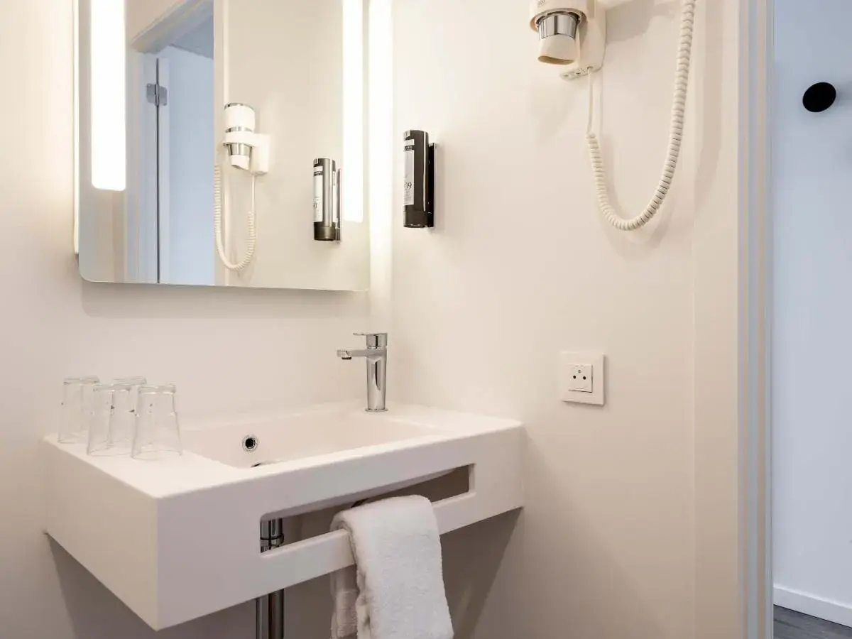 Photo - B&B HOTEL Luxembourg Centre Cloche d'Or