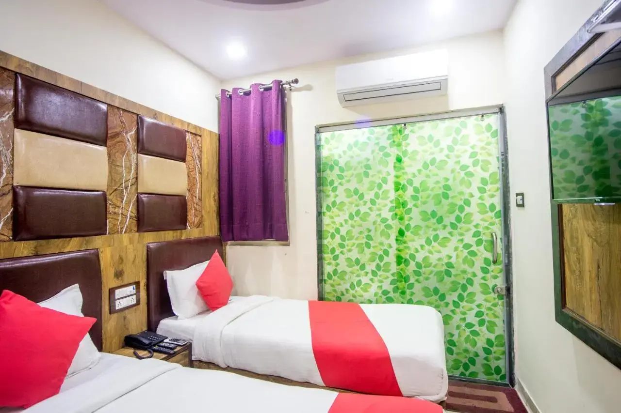 Photo - Hotel Dollar Inn