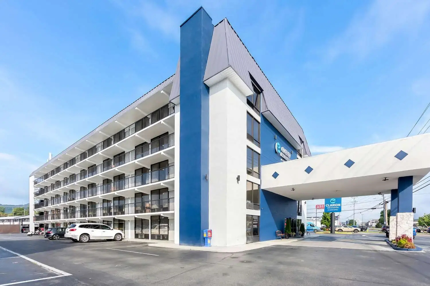 Photo - Clarion Inn & Suites near the Leconte Center Pigeon Forge