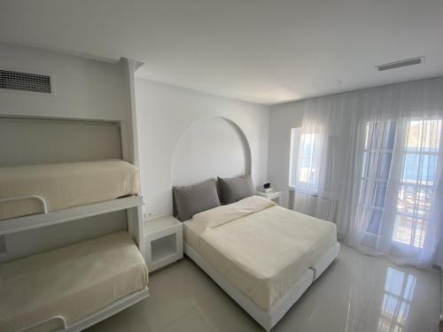 SeaRock Rooms & Suites Amorgos