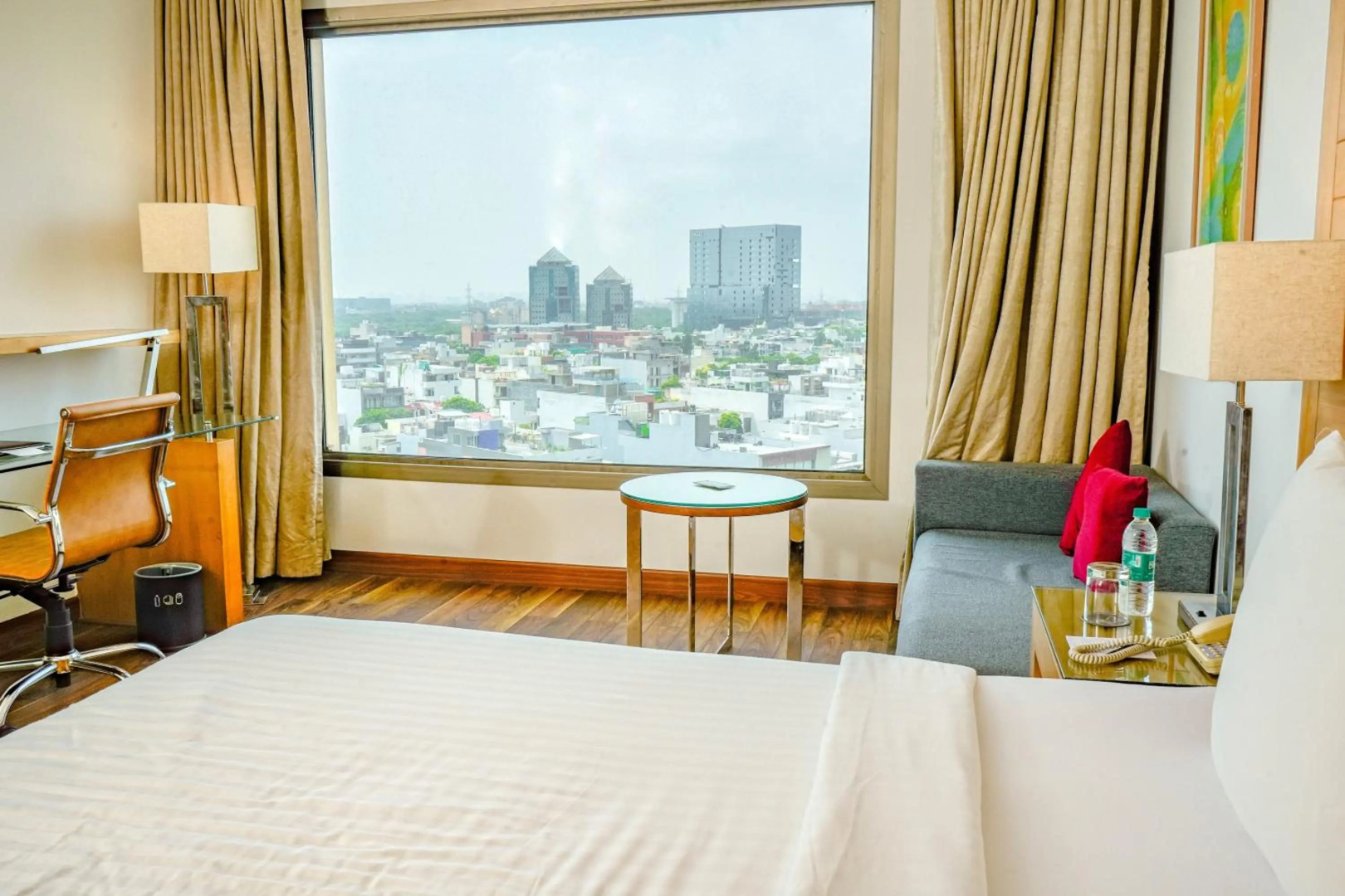 Photo - Courtyard by Marriott Gurugram Downtown