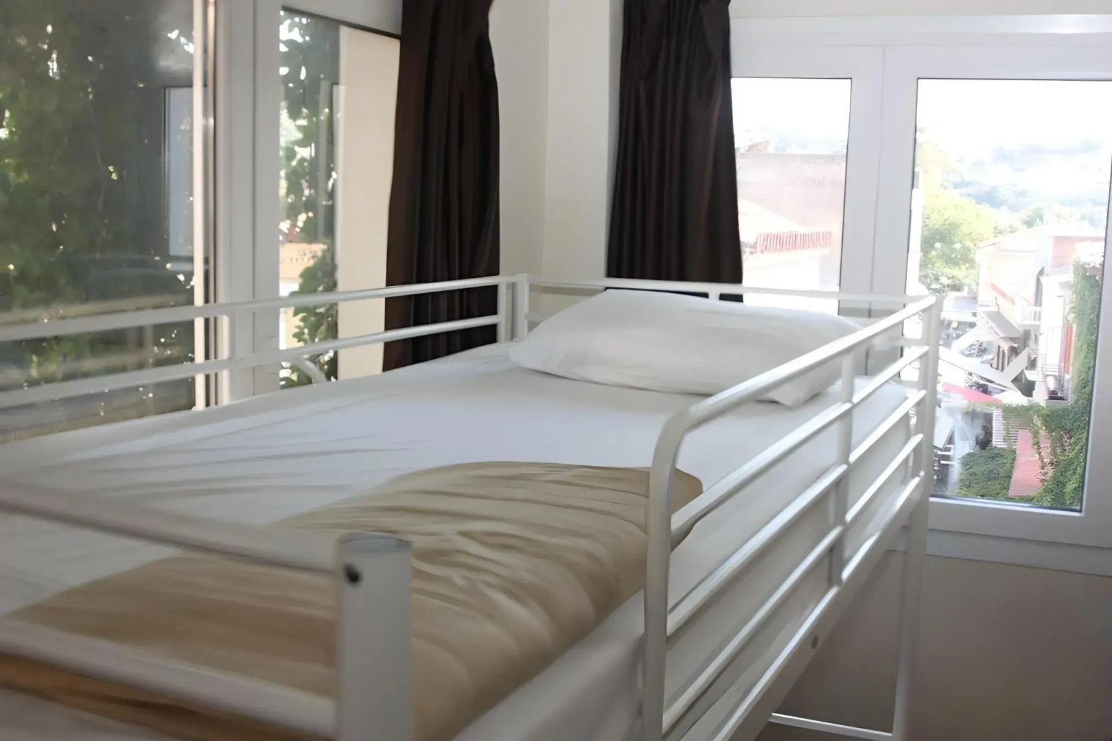 Photo - Pella Inn Hostel