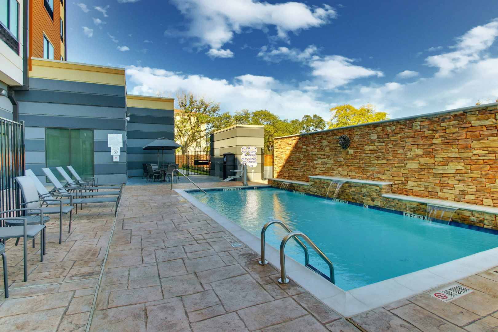 Photo - Fairfield Inn & Suites by Marriott Houston Brookhollow