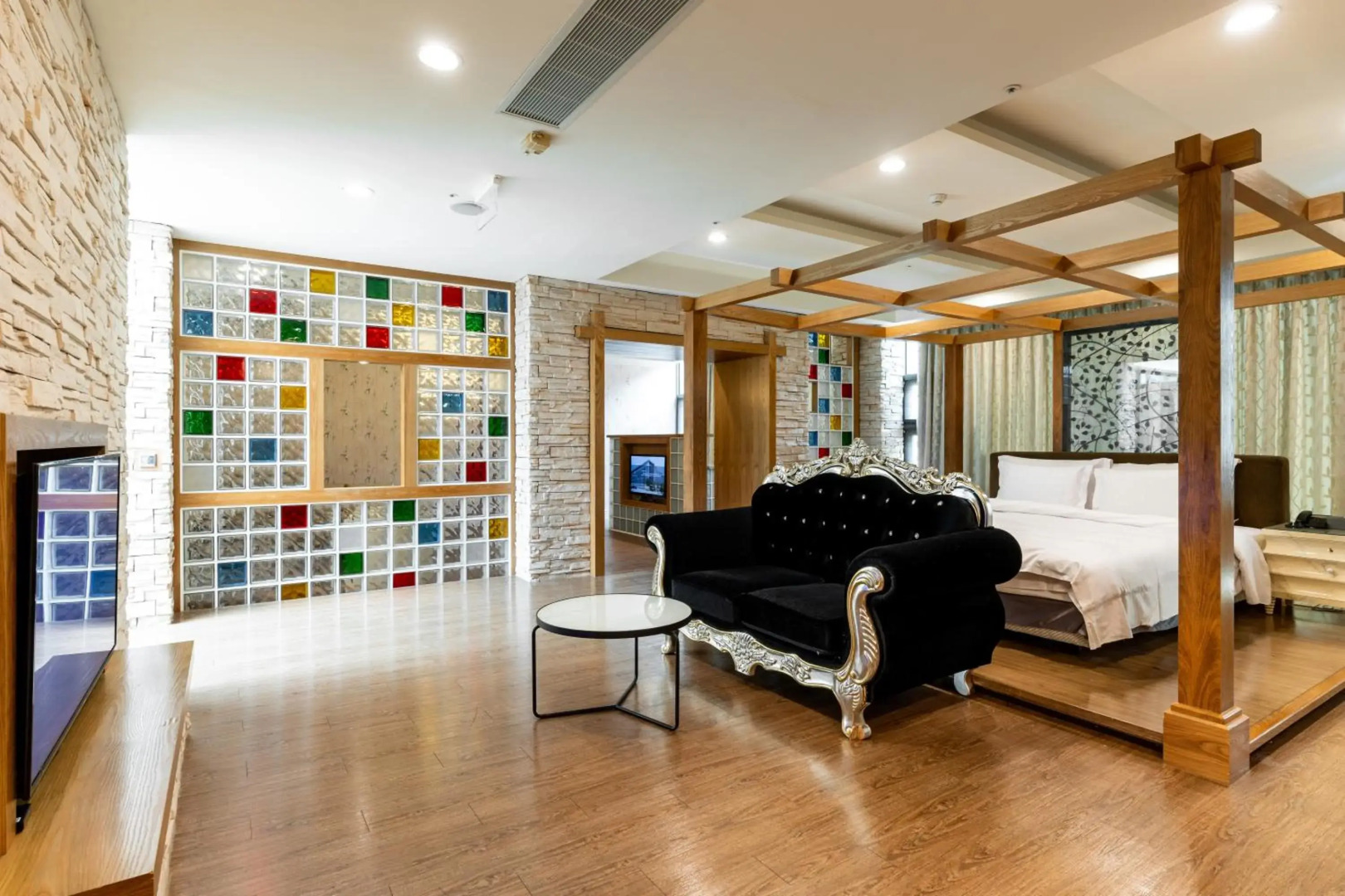 Photo - OHYA Chain Boutique Motel-Linkou