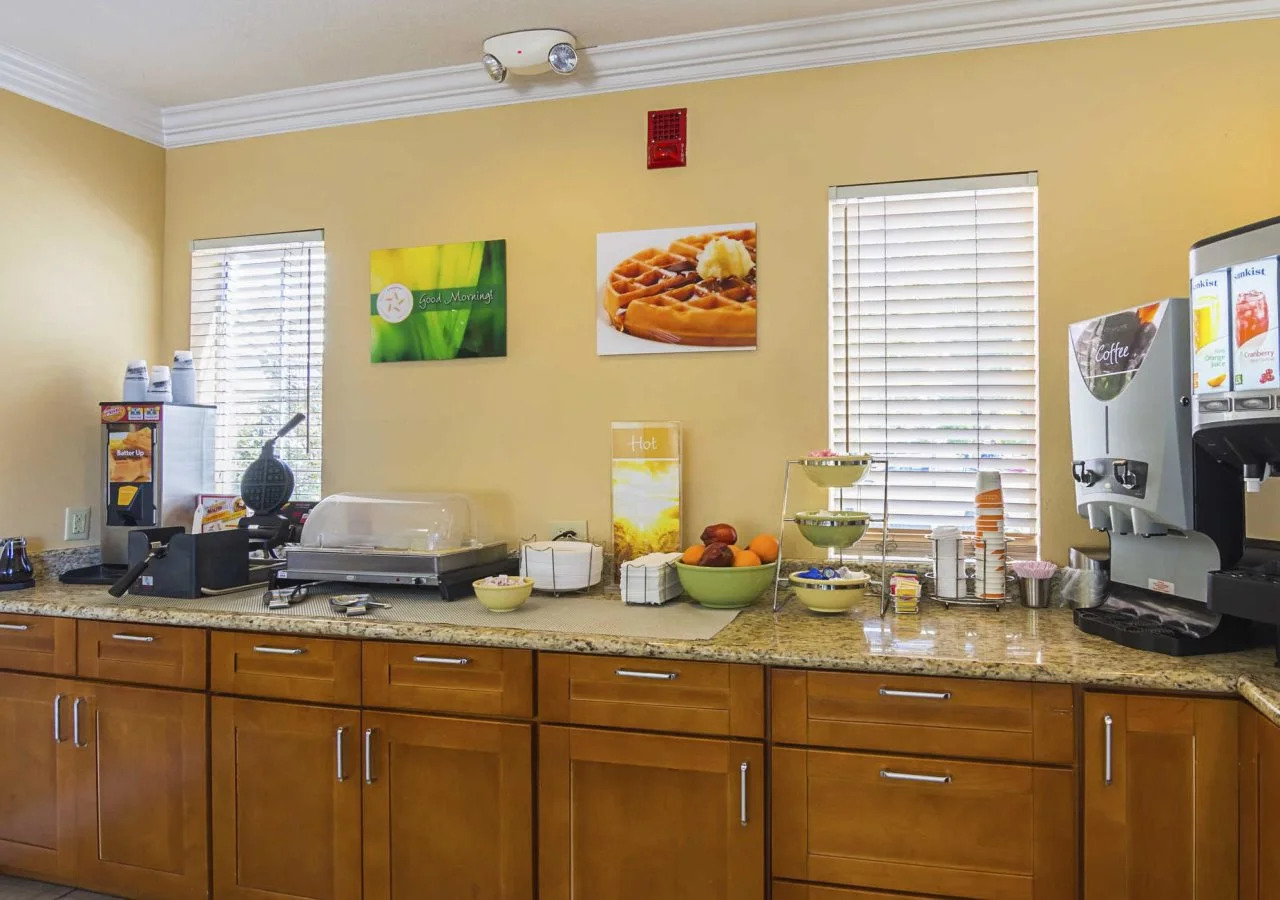 Photo - Quality Inn Fresno Yosemite Airport