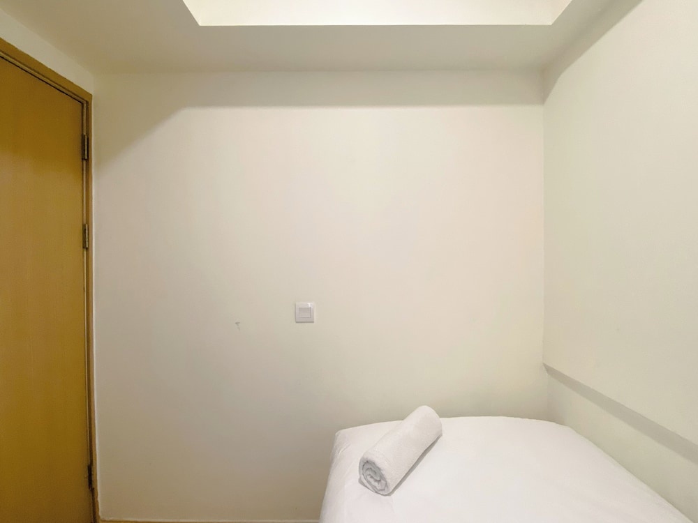 Clean And Homey 2Br At Meikarta Apartment