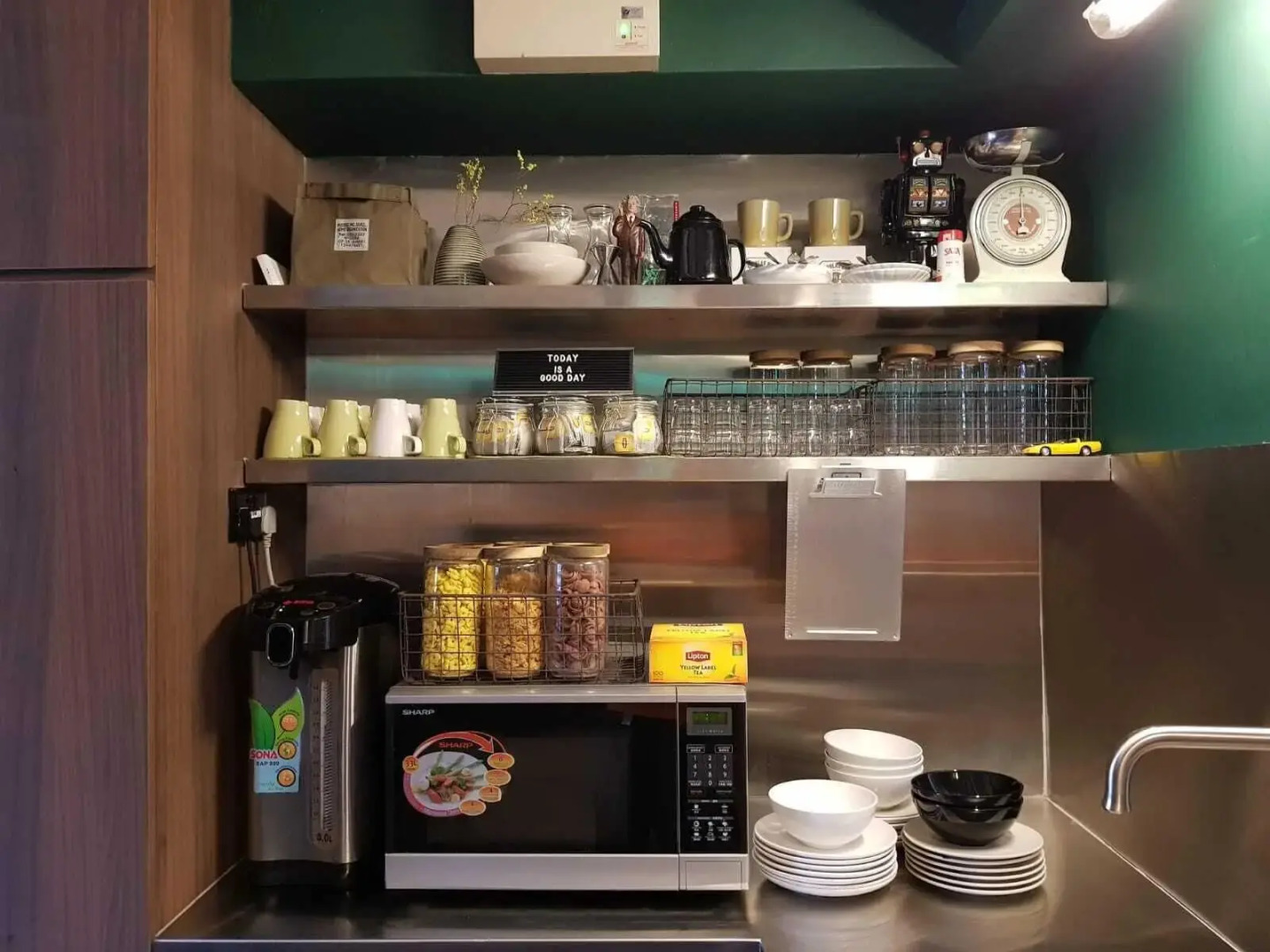 Foto - Wink at Mosque Street