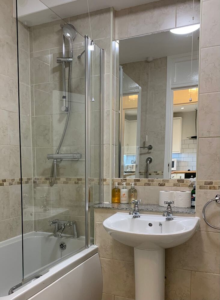 Photo - Marlyn Lodge – City of London