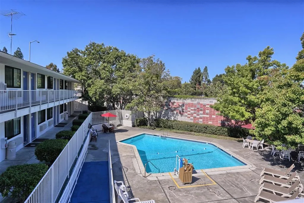 Foto - Super 8 by Wyndham Walnut Creek
