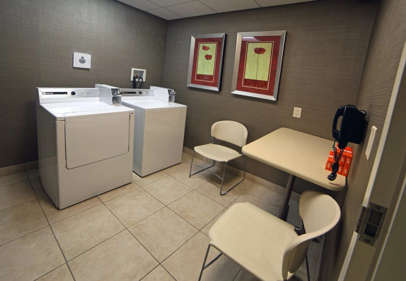Photo - Courtyard by Marriott Hamilton