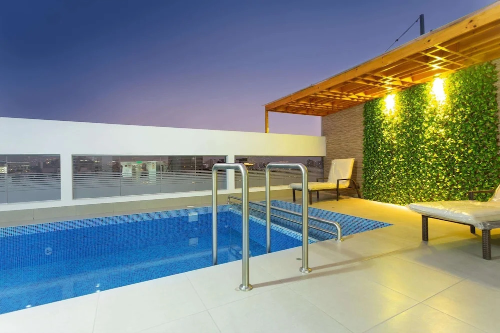 Foto - Howard Johnson by Wyndham Lima Miraflores Art House