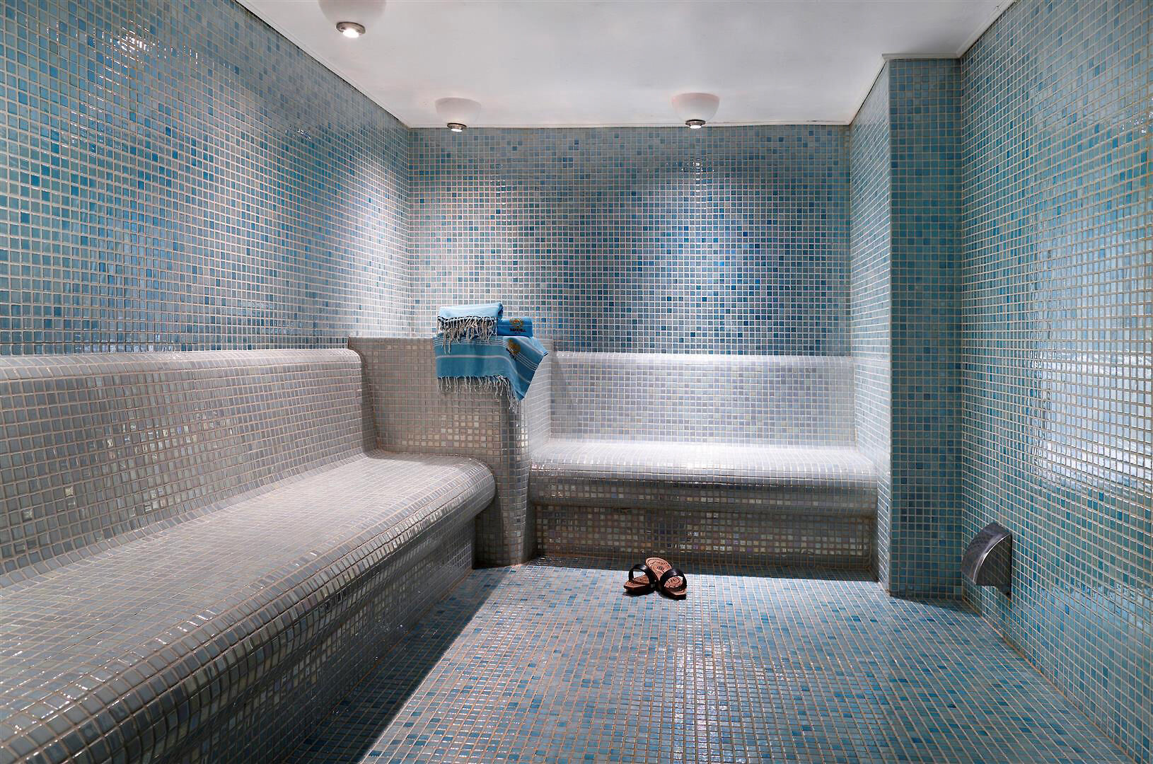 Photo - Darkhill Hotel