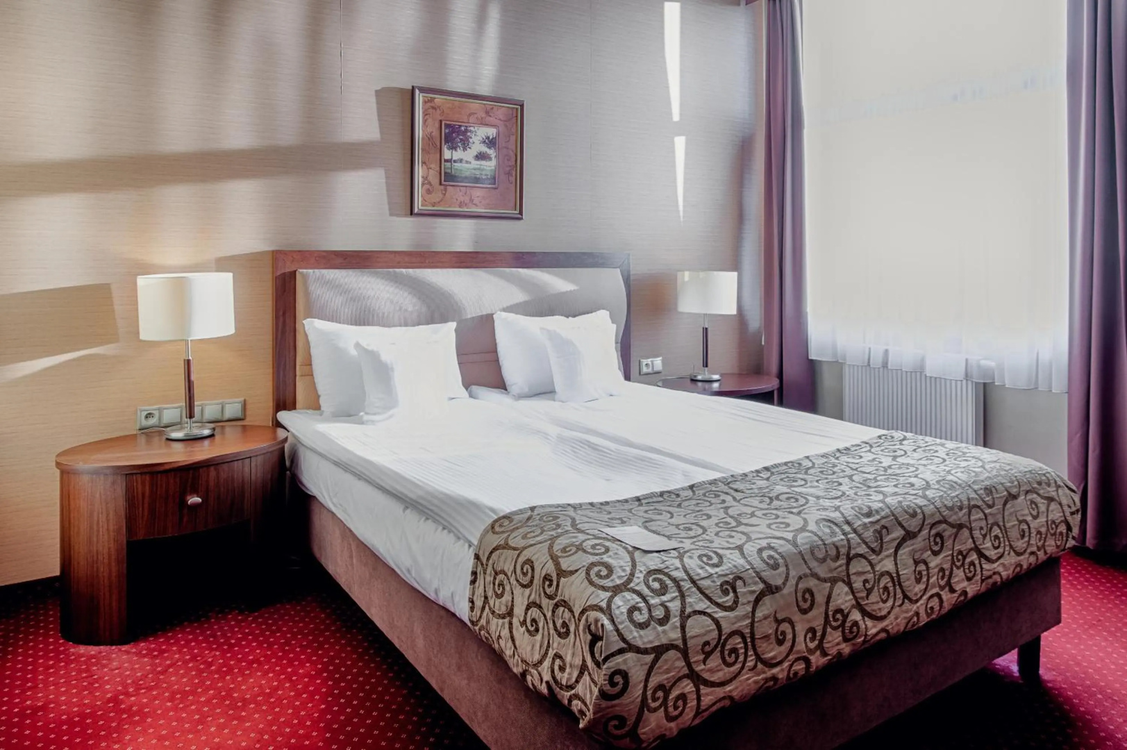Photo - Grand Royal Hotel
