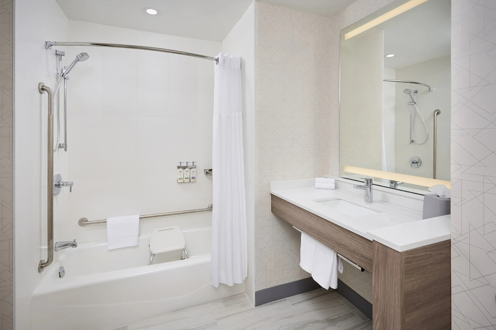 Photo - Holiday Inn Express Hamilton Upper James by IHG