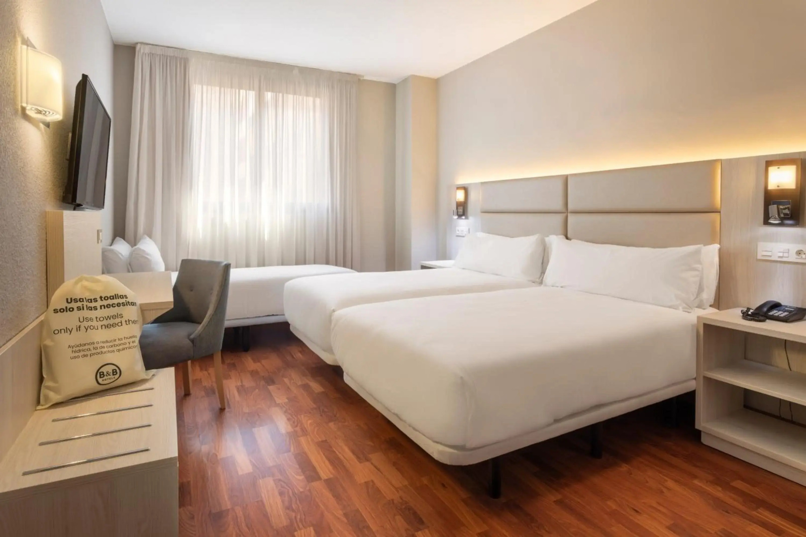 Photo - B&B HOTEL Zaragoza Royal