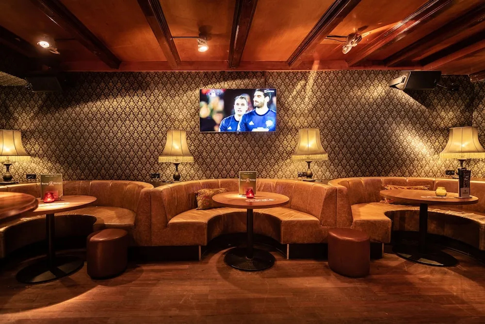 Foto - Durty Nelly's Inn
