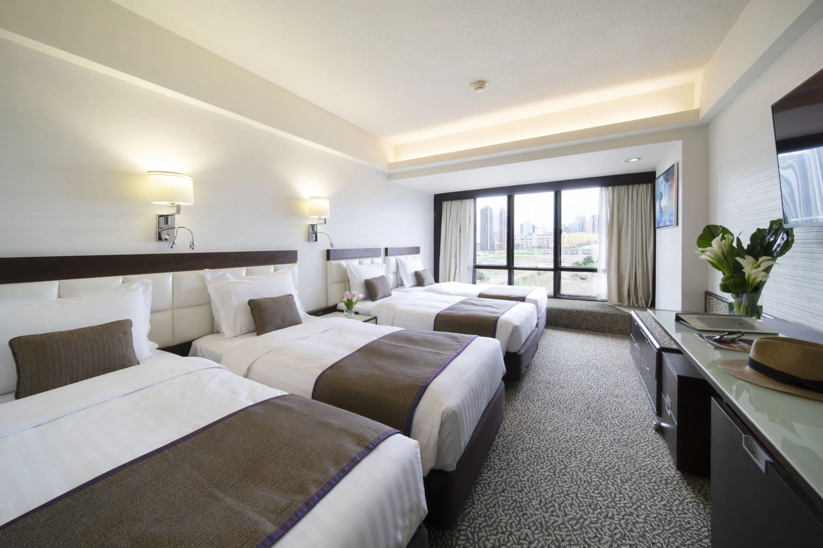 Photo - Regal Oriental Hotel