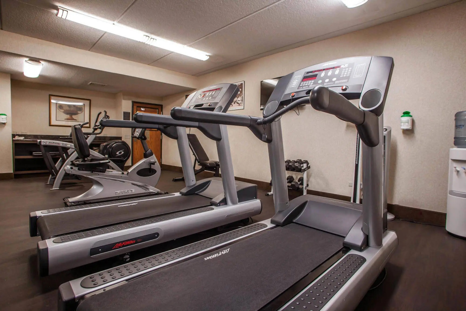 Photo - Suburban Studios Arlington Heights Elk Grove