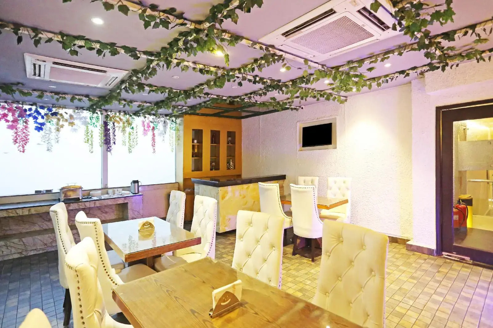 Photo - JRD Luxury-Business Hotel