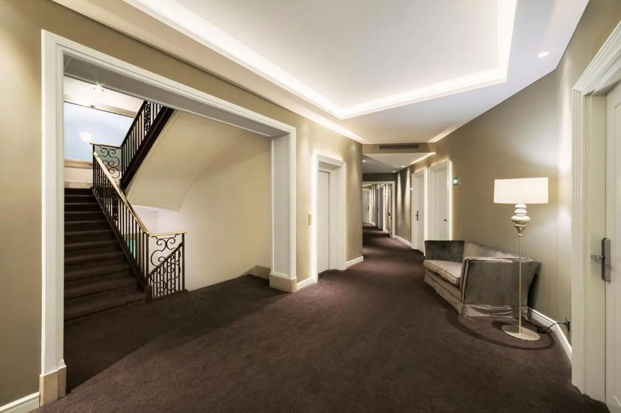 Photo - Lamaro Hotel