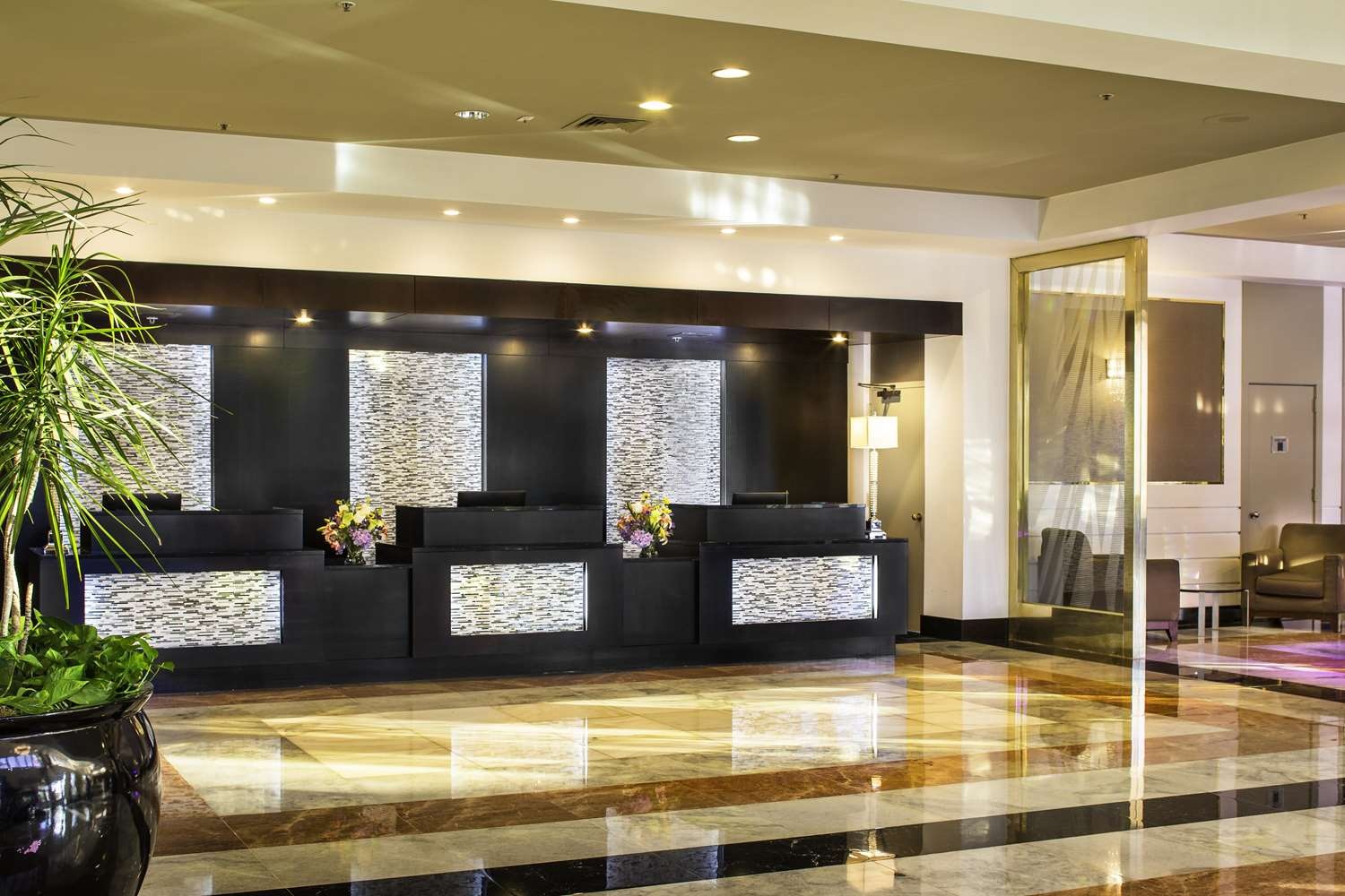 Foto - DoubleTree by Hilton New York LaGuardia Airport